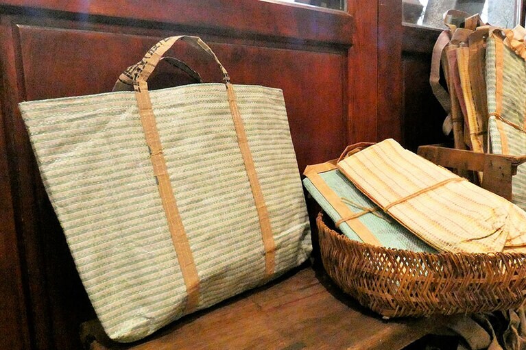 容量が大きく、使い勝手の良い買い物バッグです。