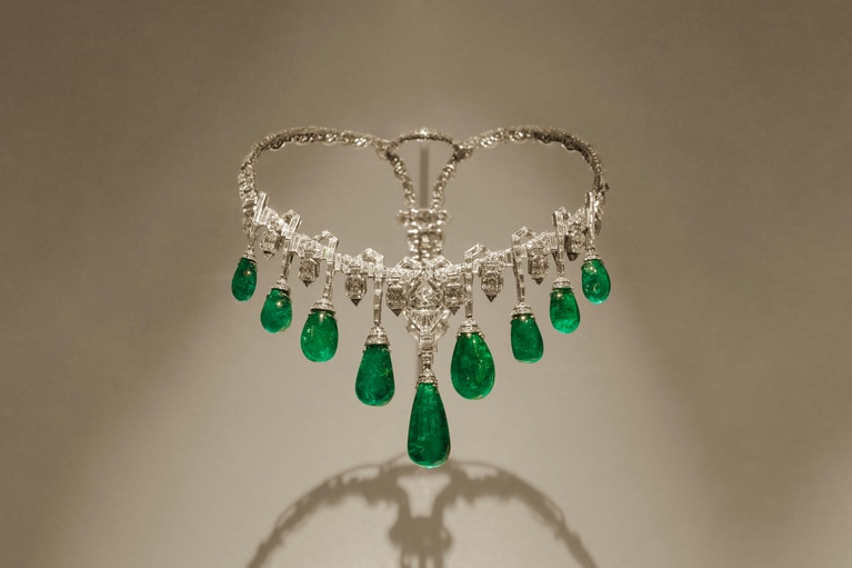 コルレット　1929年　プラチナ、エメラルド、ダイヤモンド ©Van Cleef & Arpels