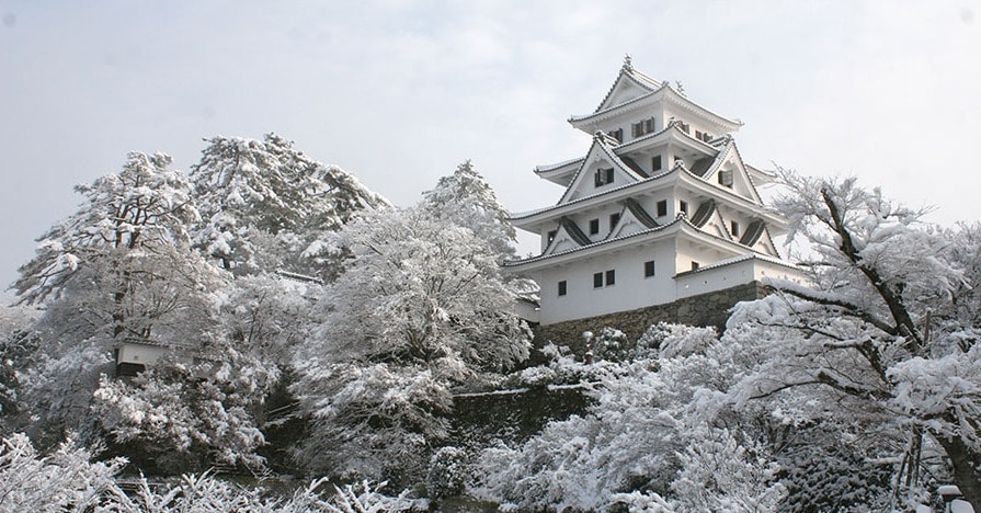 真作】掛軸青治銘雪景の詩情山間の冬景色幽玄の冬景銀世界Q95