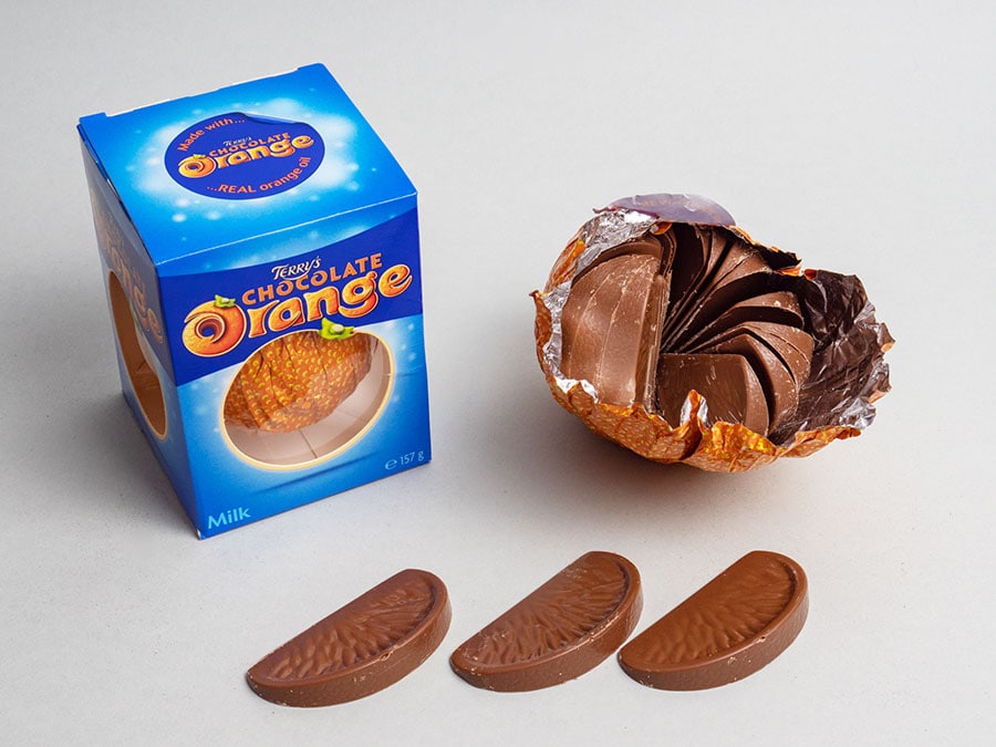 【TERRY'S CHOCOLATE Orange Carambar & Co】通常価格は1.50～2.00ポンドですが、セール時には1ポンドのことも。