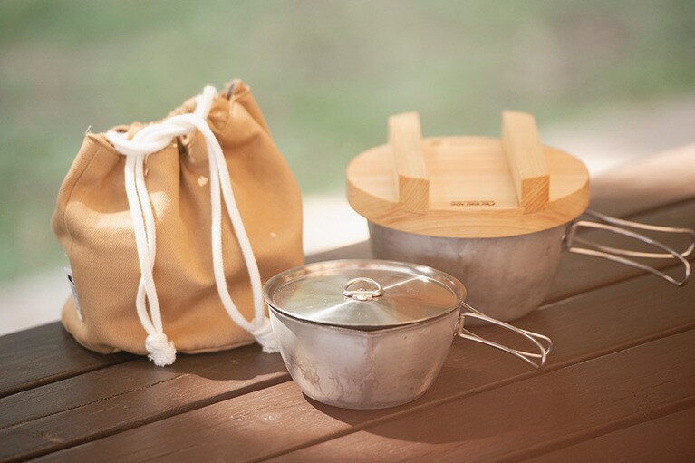 取っ手はステンレスで熱くなりにくい仕組み。シェラどんぶり2／ソトレシピプロダクツ