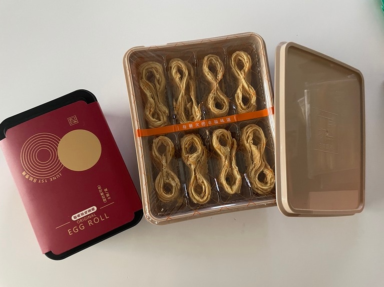 期間限定商品も要チェック。今回の期間限定商品にはくじが付いており、その場で確認し当たりが出ると、写真左側にあるおまけがもらえます。おまけのフレーバーは、数種類から選べます。