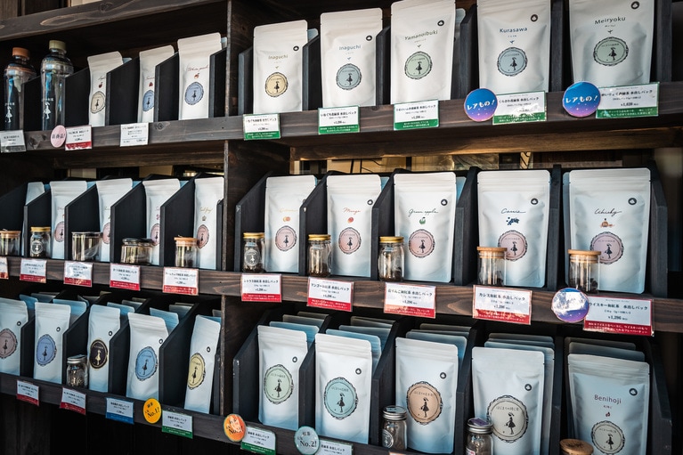 「はじまりの紅茶」ブランドの茶葉がズラリ！