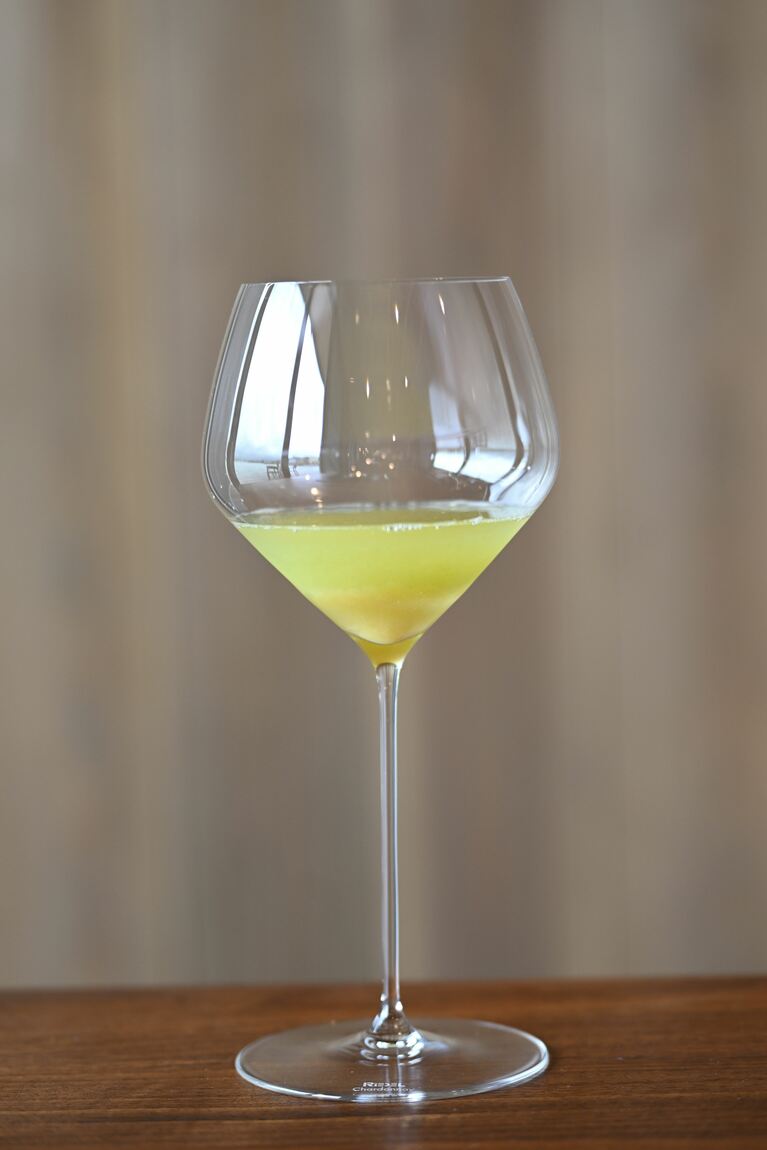 “やわらかで、自由”な佐渡の恵みをおまかせでいただく。ハレの日を彩る島レストラン「kaneto」