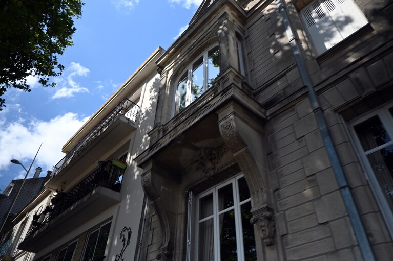 閑静な住宅街、ラ・アヴァンヌ地区。歴史を感じる建物も。