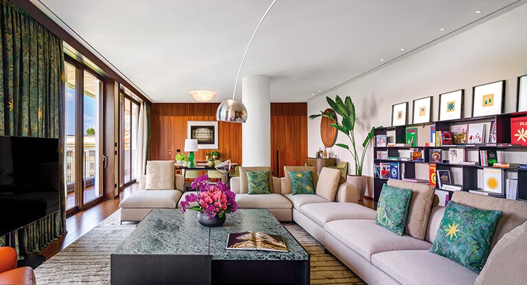 ミラノの“ブルガリ スイート”は、194平米のプライベートガーデンを備える。