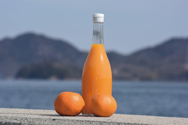 完熟したみかんだけで絞った、絶品ミカンジュース。