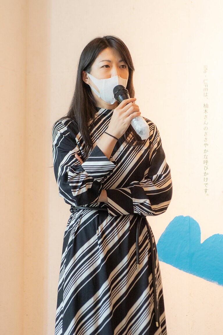 キュレーターの林綾野さん(アートキッチン)。