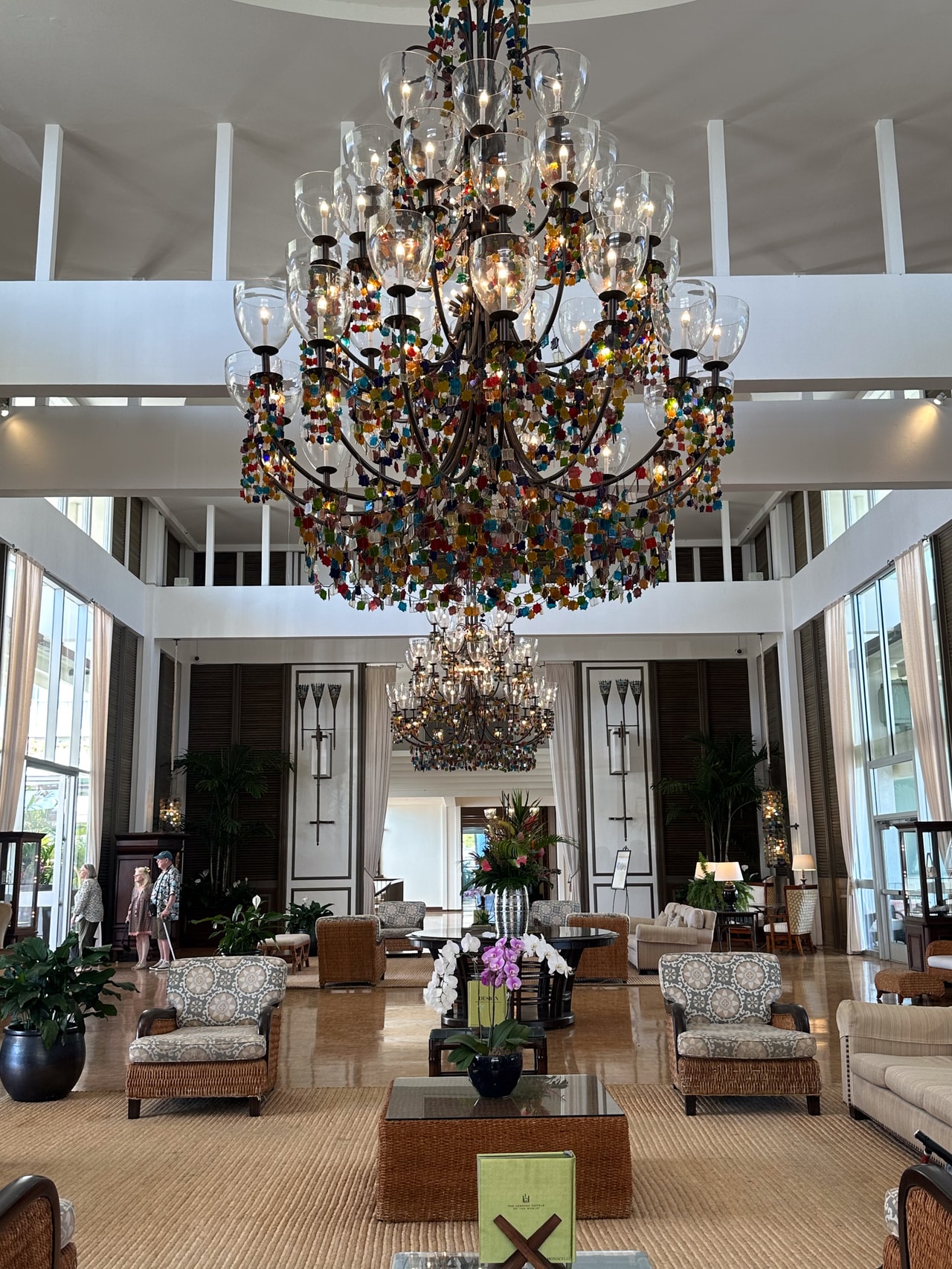 名門「ザ・カハラ・ホテル＆リゾート」でショッピング。