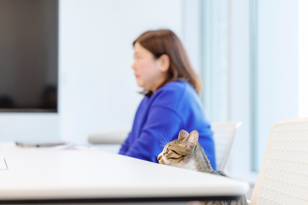 大坂さんとドロンパくん。