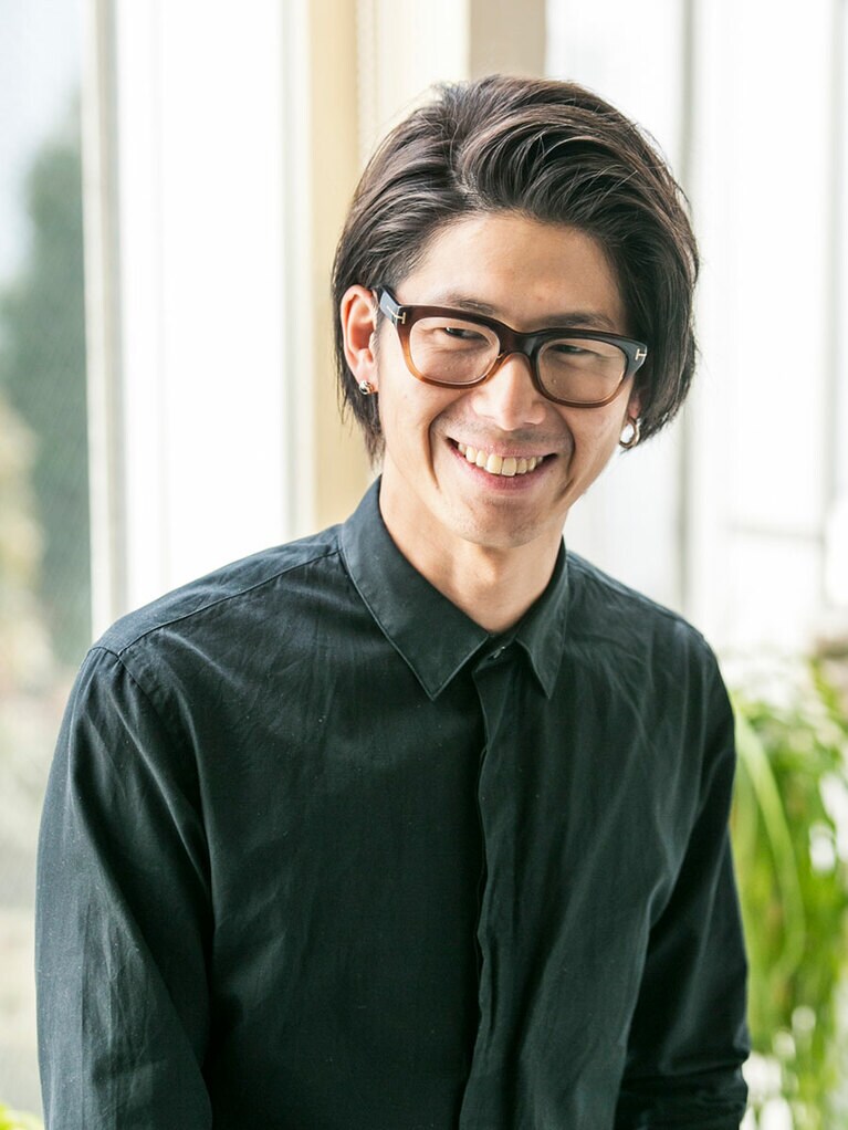 アヴェダ ライフスタイル サロン＆スパ 南青山 シニアスタイリストの貴志勇吾さん。