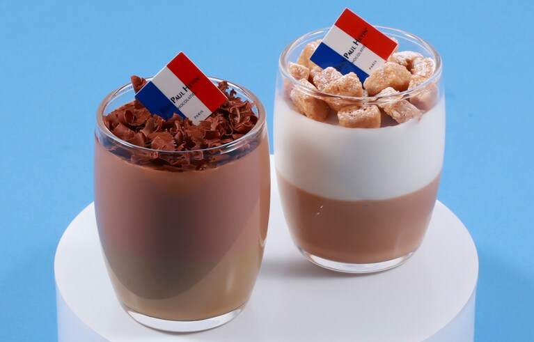 左：「ヴェリーヌ ショコラ カフェ」、右：「ヴェリーヌ ショコラ ジャスマン」。各1,037円。ガトー取扱いブティックのみ。。