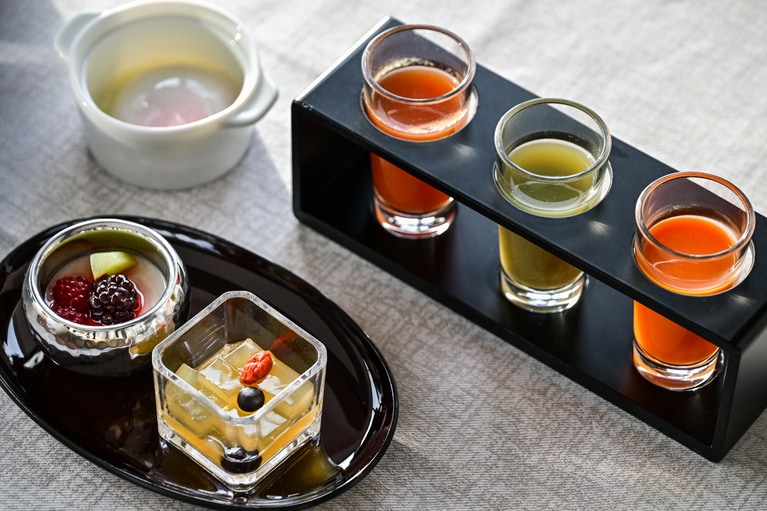 「日本料理 華暦」のインルーム和朝食膳。