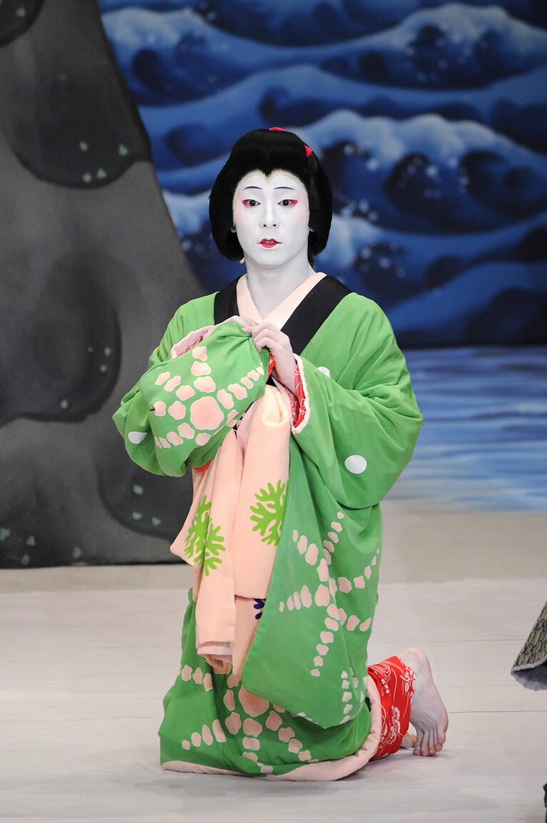 平成27年10月平成中村座『平家女護島 俊寛』千鳥（©松竹）