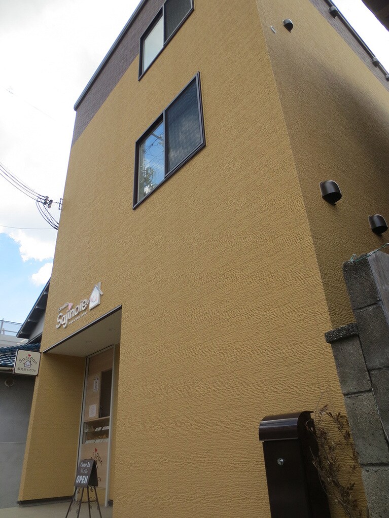 カステラをイメージした建物。