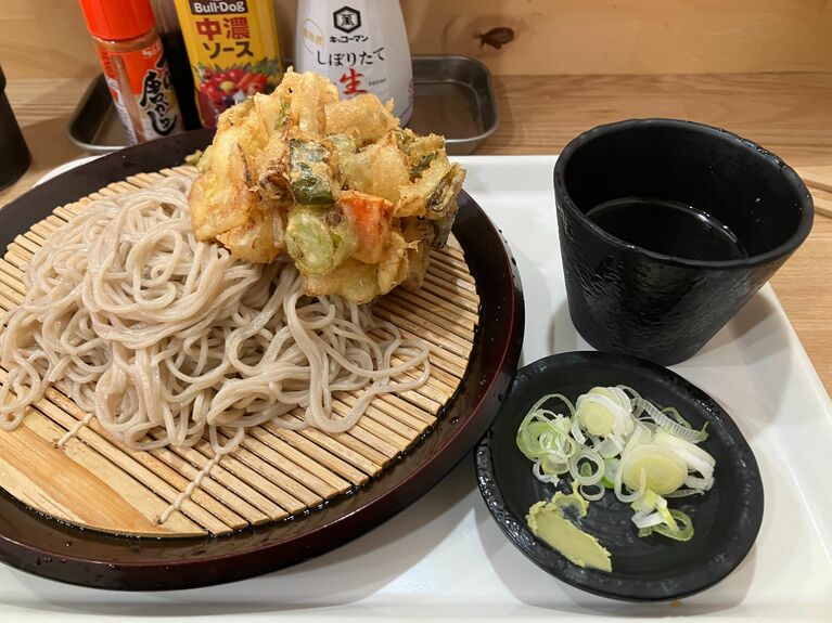 「かき揚げ天ざるそば」を注文