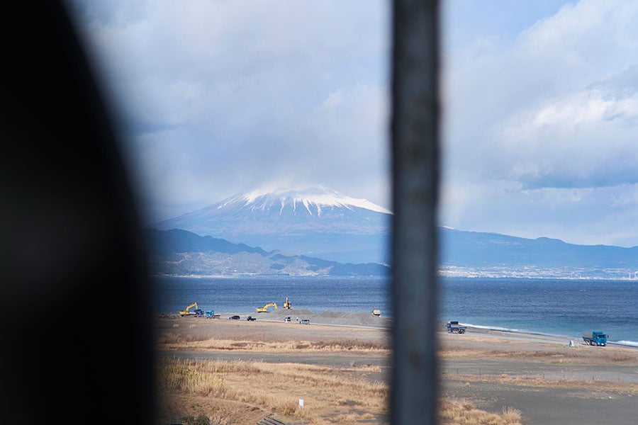 灯台から見える富士山。