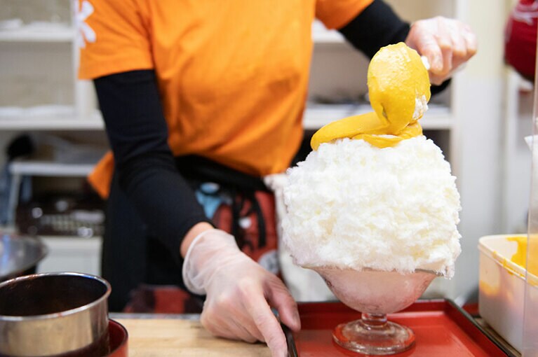 カボチャの甘みがぎゅっと詰まった、とろとろの蜜。氷が溶けるにつれて、ポタージュのようになる。