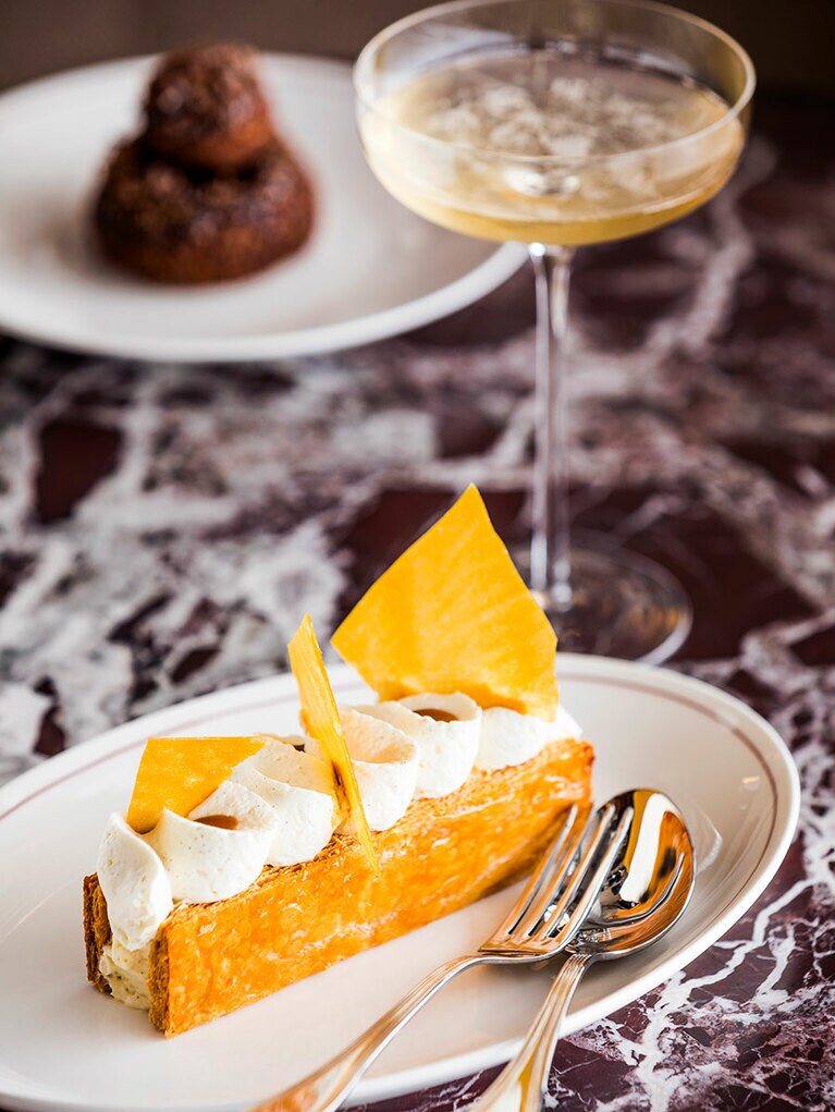 ミルフィーユなどのフレンチの定番スウィーツもおしゃれに。