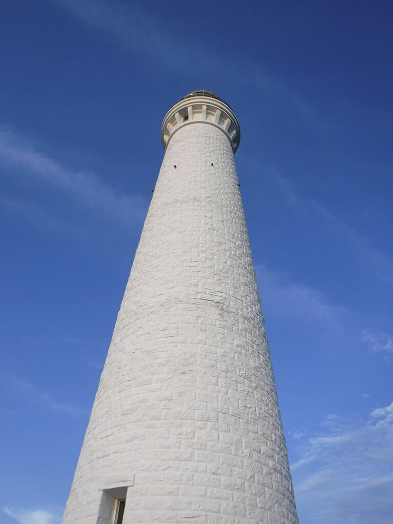 上ることができる国内16基の灯台のひとつ、日御碕灯台。