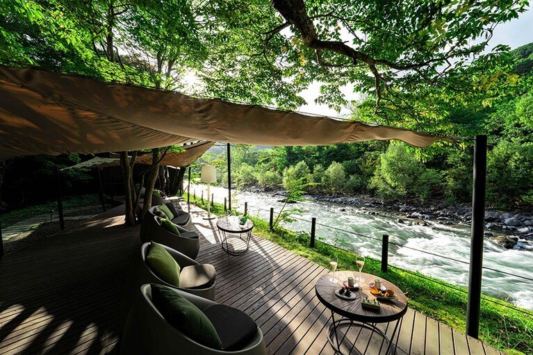 星野リゾート 奥入瀬渓流ホテル［青森／奥入瀬渓流温泉］フレンチレストラン「Sonore」の渓流アペリティフ。