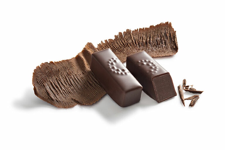 「225 FAUBOURG　フォブール 225番地」。