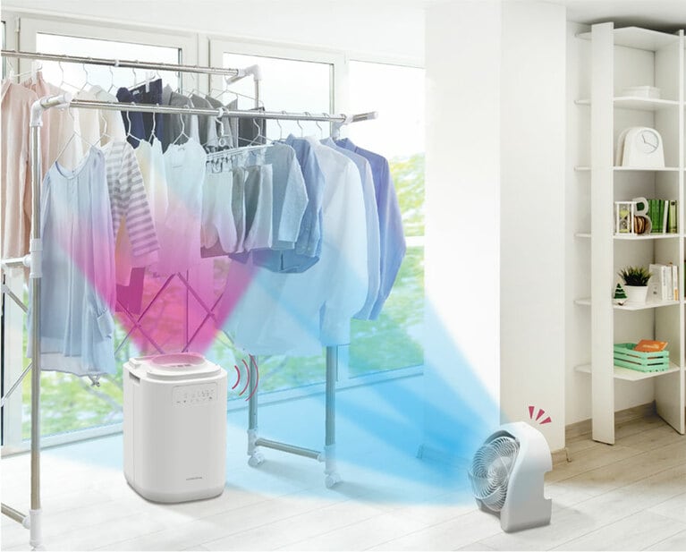 コロナ「サーキュレーター連動 衣類乾燥除湿機 CDSCタイプ」オープン価格（実勢価格45,000円）。