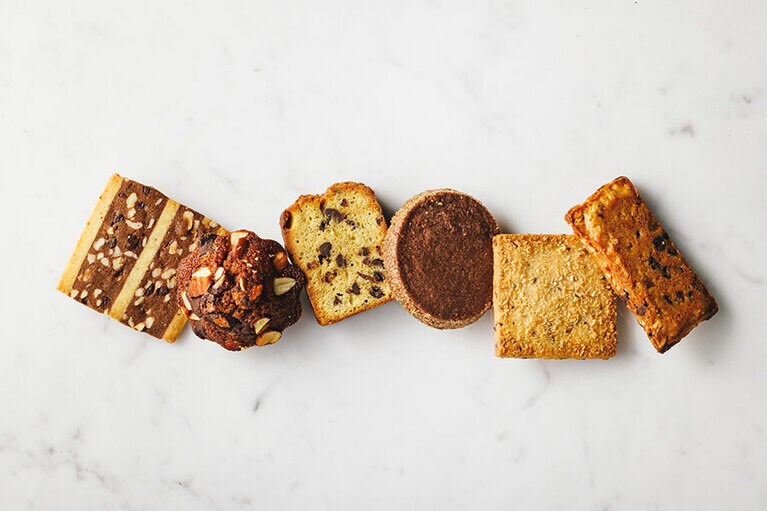 ガトー・ド・ヴォワヤージュ コレクション エテ。6個入り（6種）2,700円／10個入り（6種）4,050円／18個入り（6種）6,750円。全店舗・オンラインブティックで2023年5月26日（金）～9月初旬までの限定販売予定。※なくなり次第終了。Photo by Yusuke Kagayama