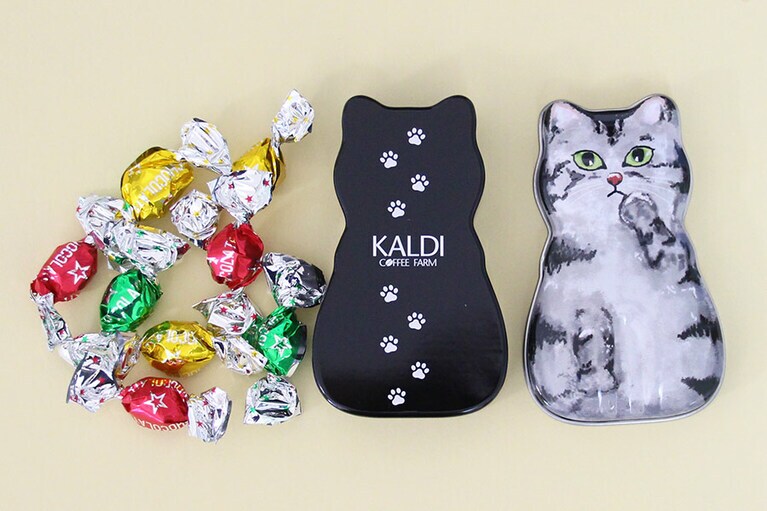 ミニねこ缶 ボールチョコ 313円(税込)。