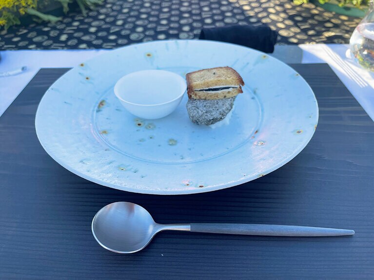 「オニオンパウンドケーキ」と「稲とコウジ06」。