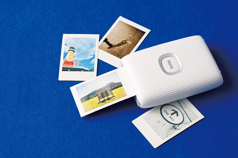 スマホプリンター“チェキ” INSTAX mini Link 2 CLAY WHITE 15,801円（編集部調べ）／富士フイルム