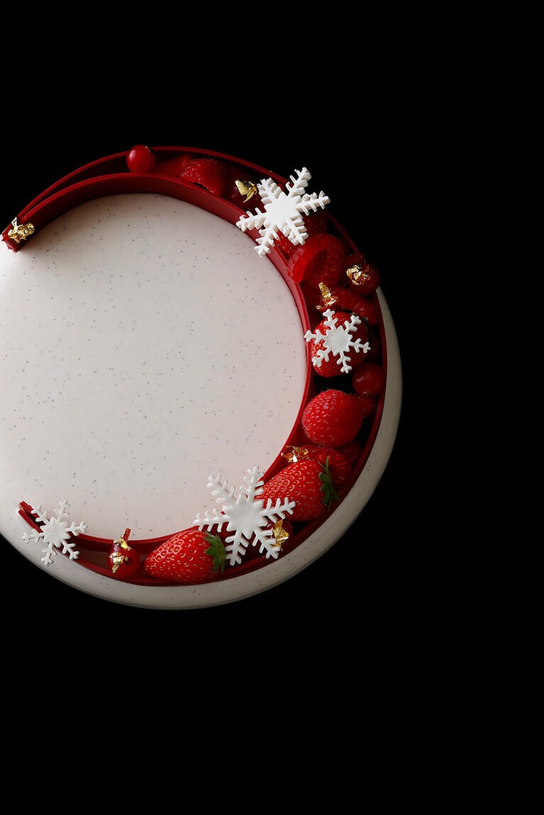 パレスホテル東京「ピュール」(限定100個 直径18cm、高さ5.5cm／13,000円)。