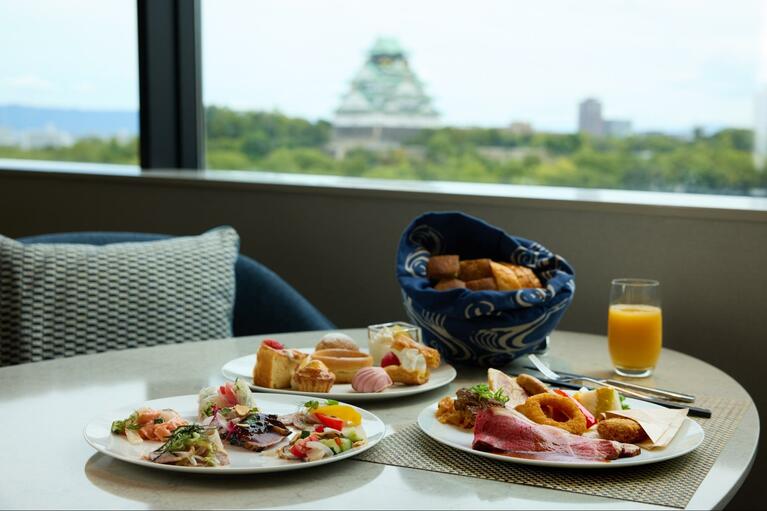 「レストラン SEN（千）」で過ごす、ランチタイムのひととき。