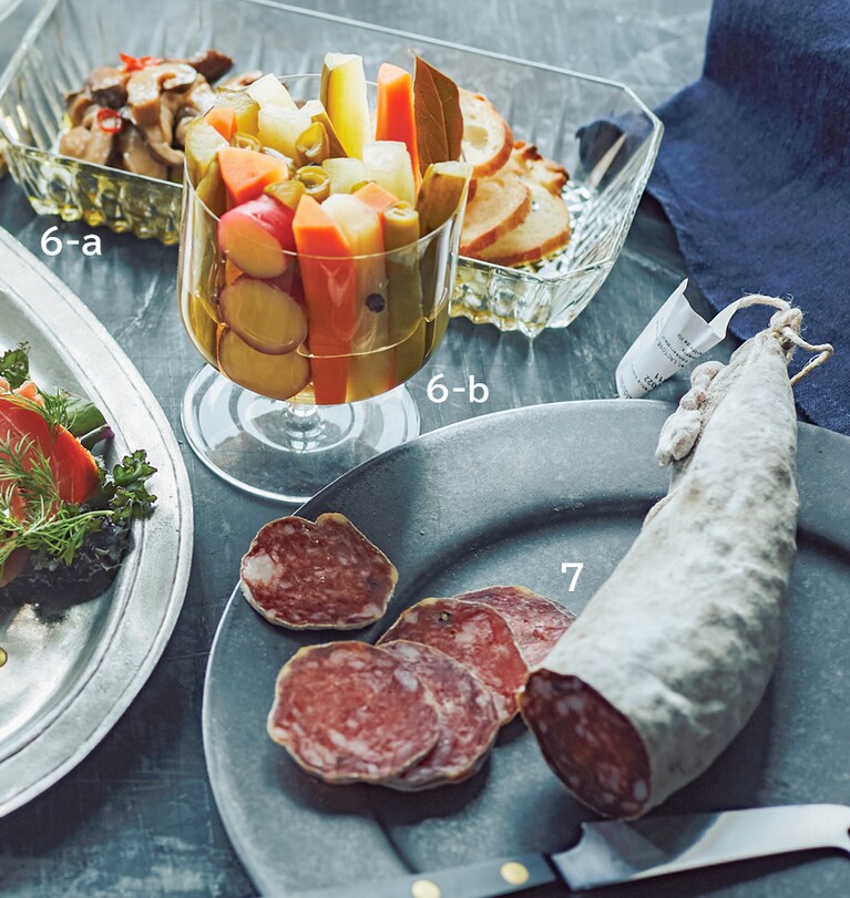 6-a：ピクルス しいたけオイル 約220g 1,620円／Made in ピエール・エルメ 
6-b：ピクルス 愛媛ミックス 約220g 1,458円／Made in ピエール・エルメ 
​7：2カ月熟成サラミ(ソシソン・アルデュード) 約300g 4,536円／ピエール・オテイザ