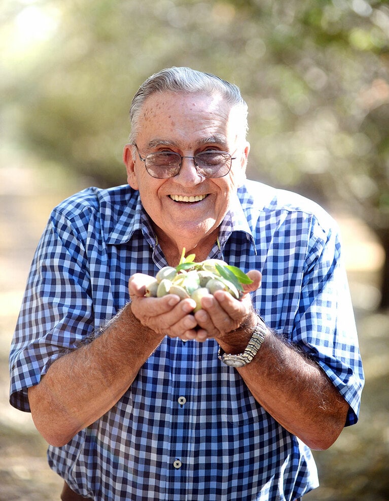 農園に駆けつけてくださった「キャンポス・ブラザーズ社」のオーナーのひとりで創業者のトニー・キャンポスさん。