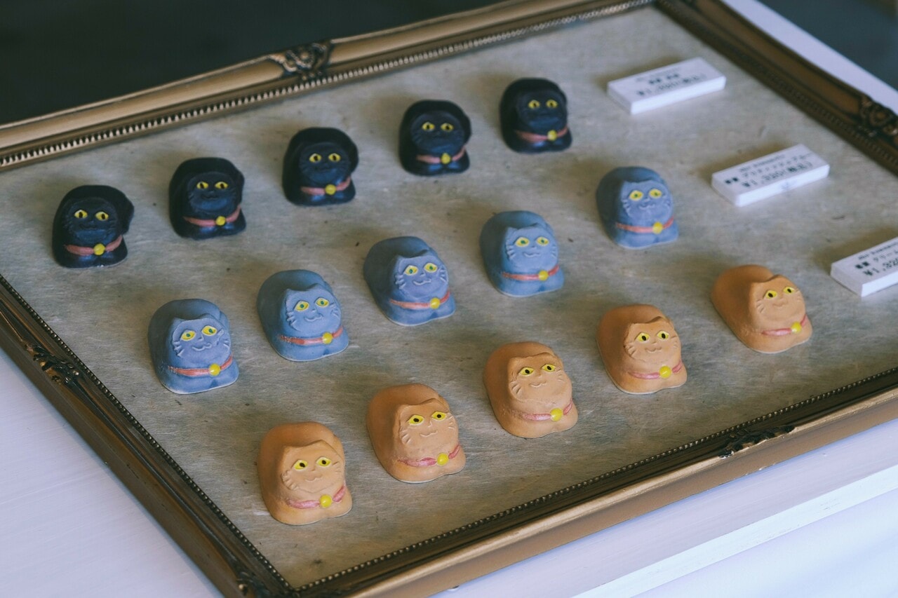 歴代の愛猫をモチーフにした箸置各1,320円。