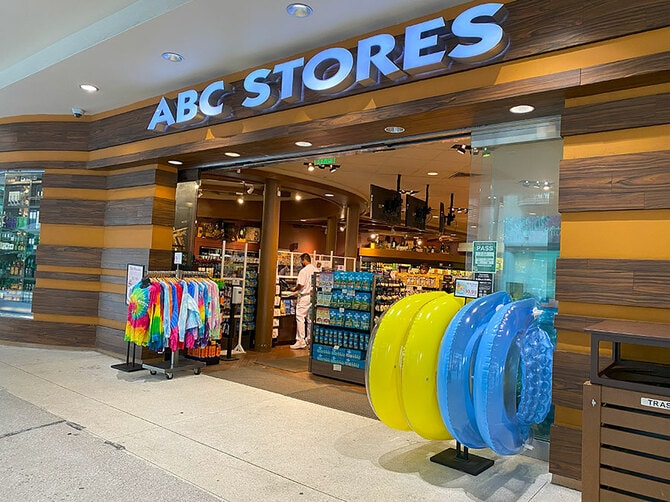 ABC Stores。なかでもこちらの38号店は品揃えが豊富！