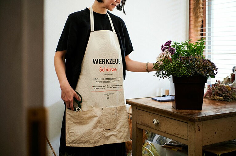 WORK APRON (WERKZEUG) 6,600円／アトリエ ベトン