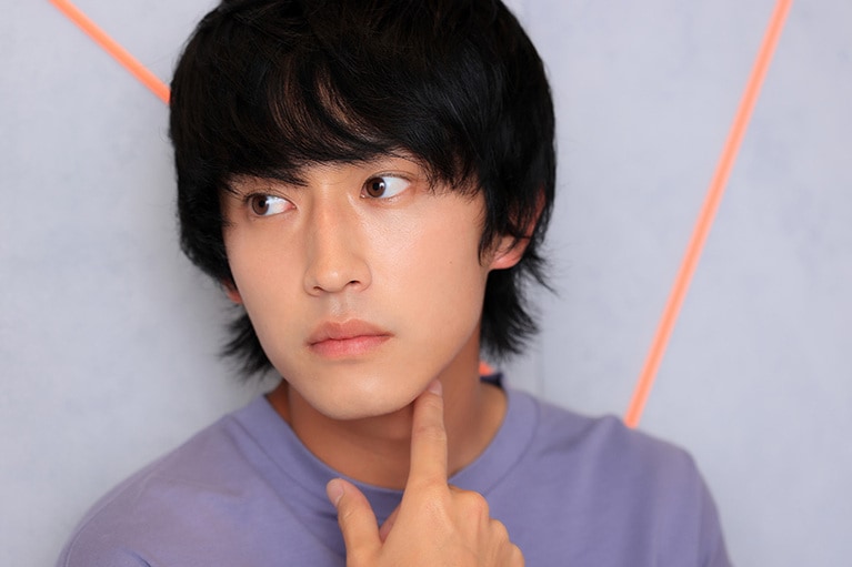 杉野遥亮さん。