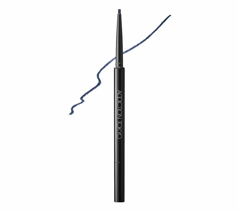 肌にピタッと密着し、粘膜にも引きやすい。アディクション ザ ジェルアイライナー 005　3,300円／アディクション ビューティ