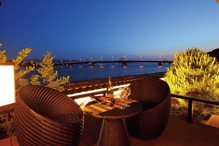 松江宍道湖畔 文人ゆかりの宿 皆美館。