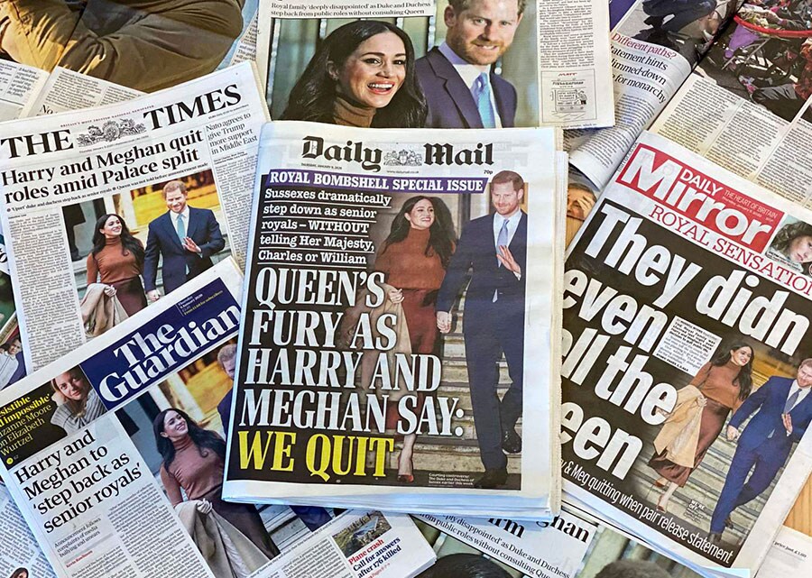 ハリー王子とメーガン妃の王室引退について大々的に報じる英タブロイド紙 ©アフロ
