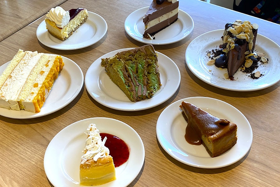 ケーキはどれも大ぶりだが、生地もクリームも軽やかで食べやすい。