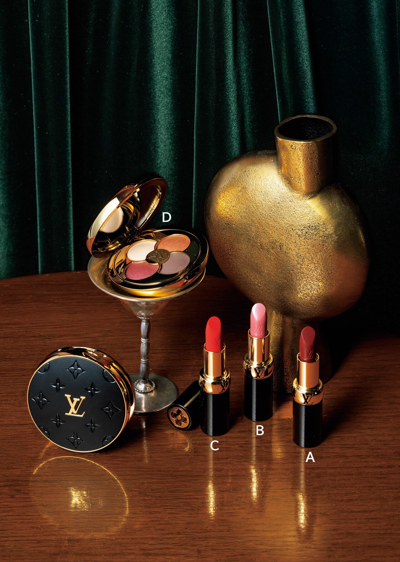 A：LV ルージュ 896　23,100円 
B：LV ルージュ 201　23,100円 
C：LV ルージュ 854　23,100円 
D：LV オンブル 896　36,300円／ルイ・ヴィトン