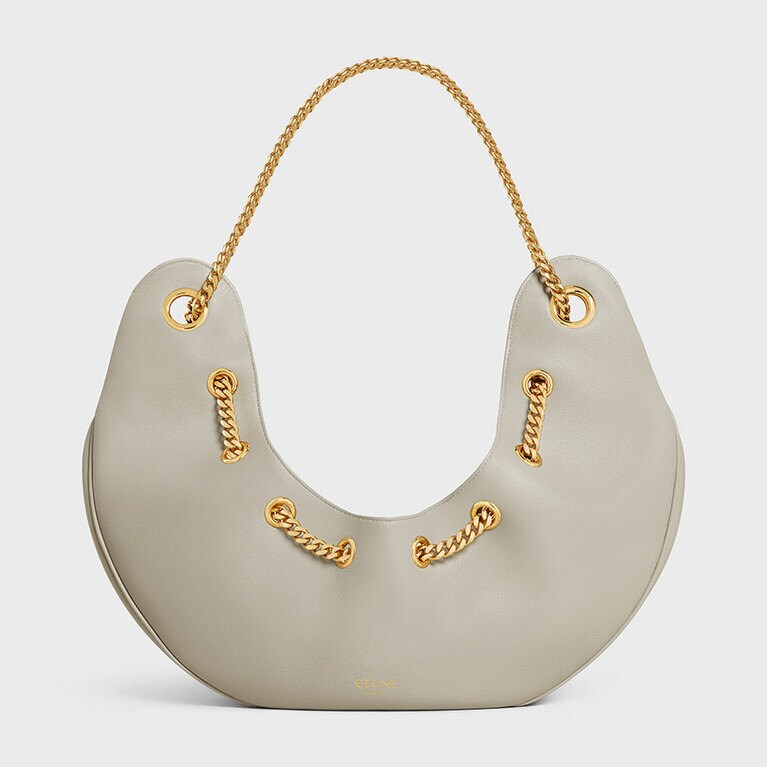 伊勢丹新宿店、阪急うめだ本店ポップアップ限定 ラージ アヴァ チェーン 401,500円(予定価格・W33×Ｈ34×Ｄ8.5cm)。