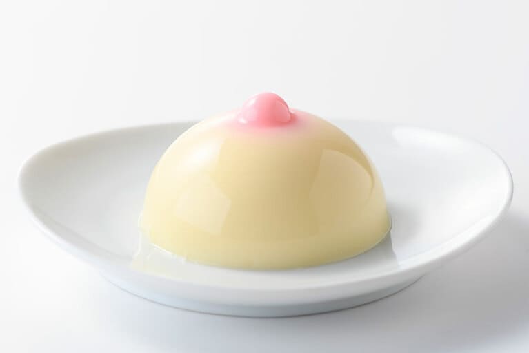 【山形】よしだ聖菓の「元祖 おっぱいプリン」。
