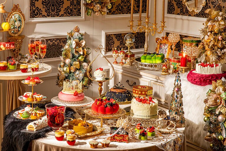 季節のスウィーツブッフェが大人気！　2021年11月12日～12月25日には、「King & Queenのクリスマス」を、「マーブルラウンジ」にて開催。
