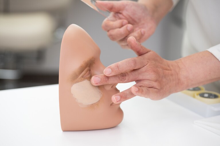 ほんの少量でもよくなじむ。