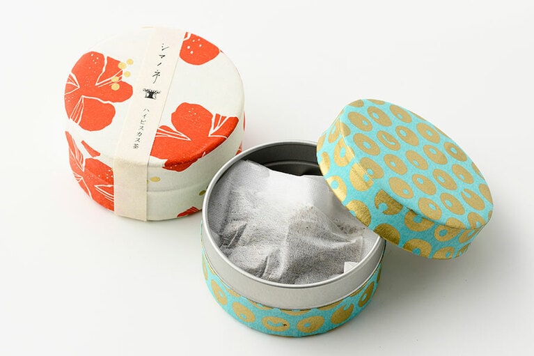 ゆいまーる沖縄「シマノネお茶入り缶」各種990円(2g×7包)／沖縄県