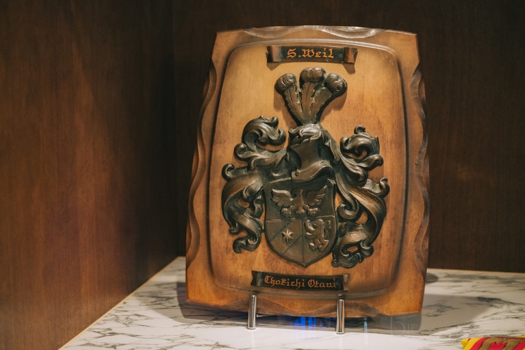 サリー・ワイルさんから大谷長吉さんに送られたモチーフ。